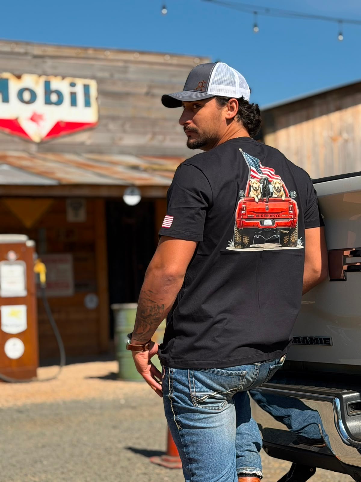 camiseta rebell brand red truck preto 01 camiseta rebell brand red truck preto 01